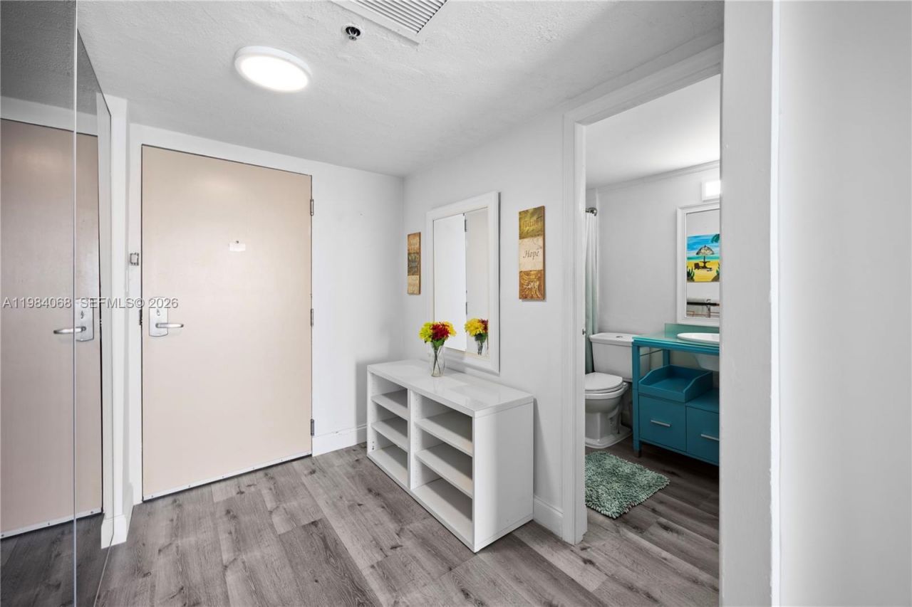 19201 Collins Ave, Unit 511, Sunny Isles Beach, FL 33160 Photo