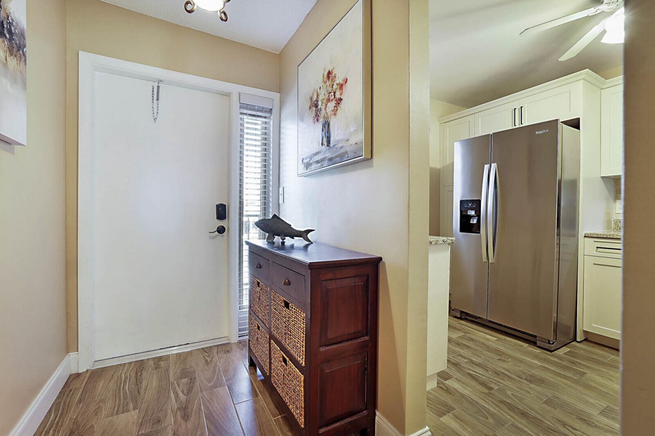 2541 Aragon Boulevard, Unit 202, Sunrise, FL 33322 Photo