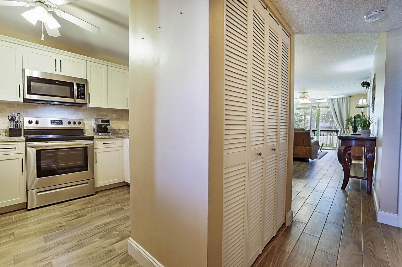 2541 Aragon Boulevard, Unit 202, Sunrise, FL 33322 Photo