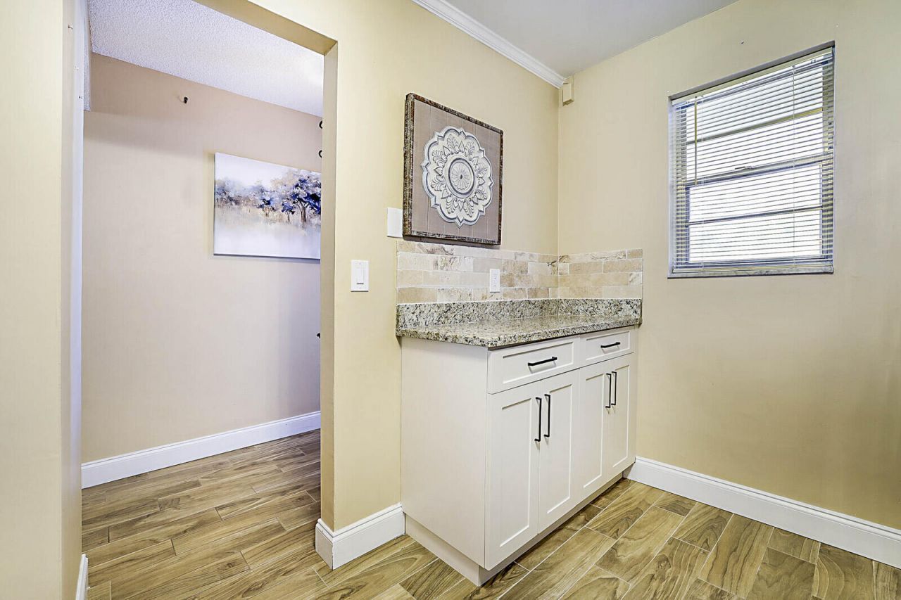 2541 Aragon Boulevard, Unit 202, Sunrise, FL 33322 Photo