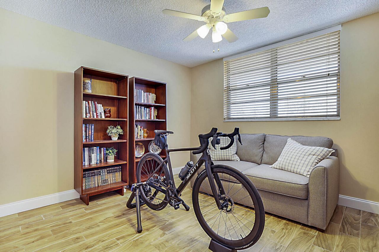 2541 Aragon Boulevard, Unit 202, Sunrise, FL 33322 Photo