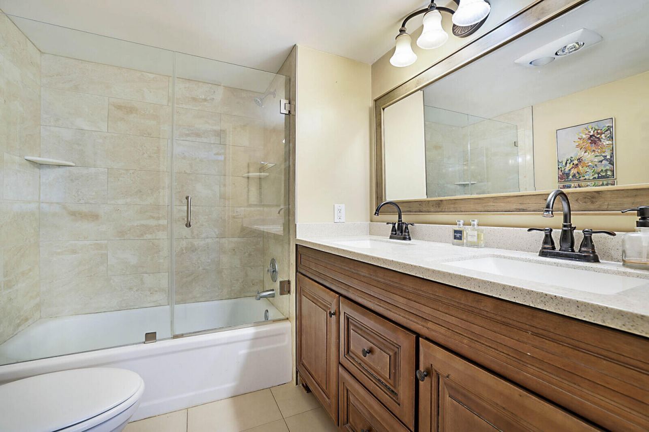 2541 Aragon Boulevard, Unit 202, Sunrise, FL 33322 Photo