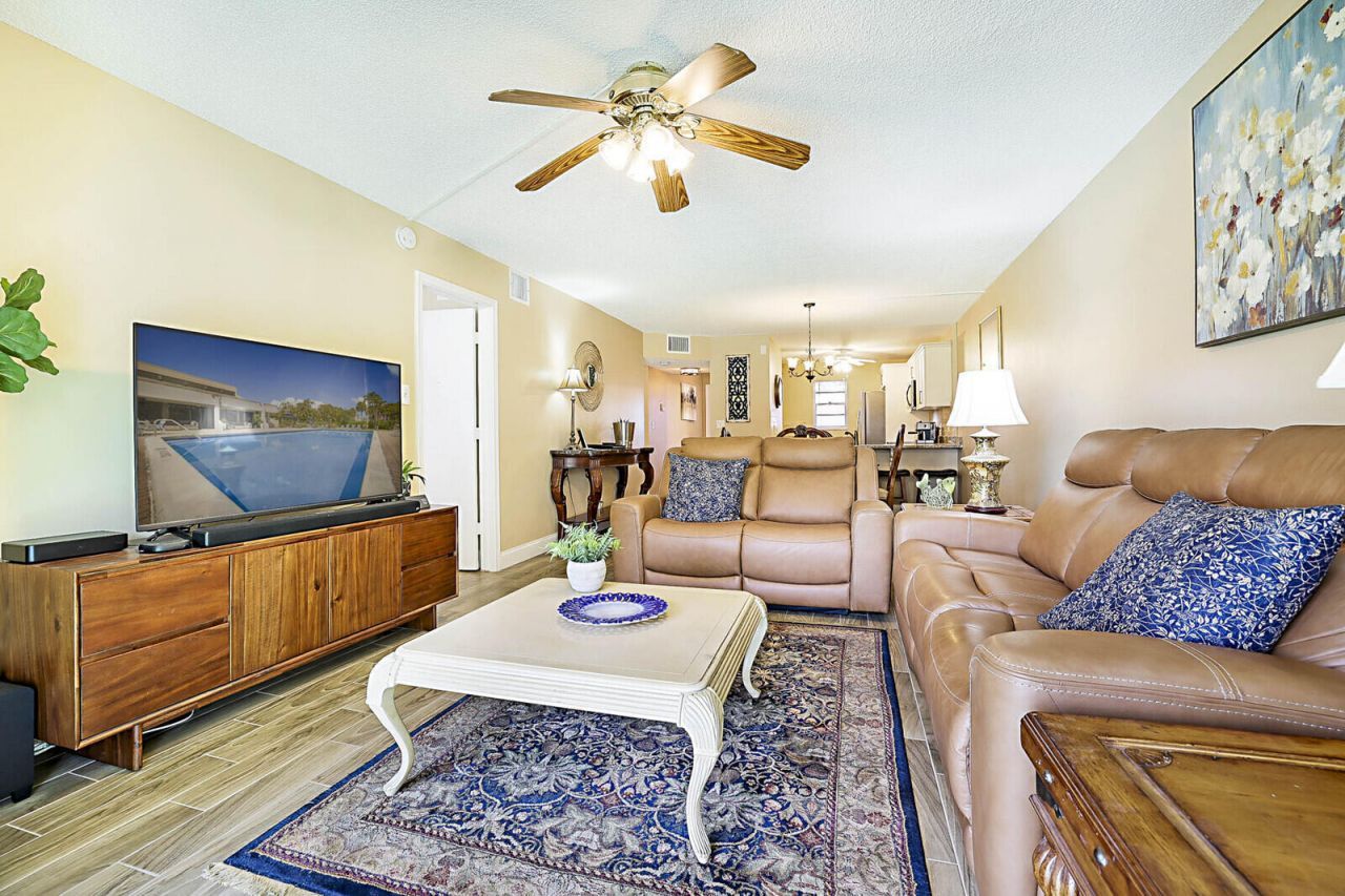 2541 Aragon Boulevard, Unit 202, Sunrise, FL 33322 Photo