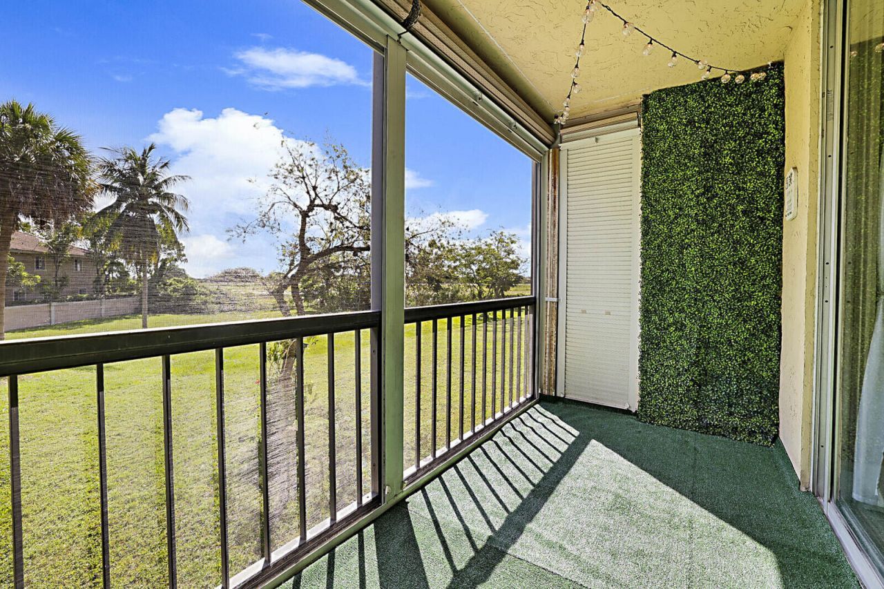 2541 Aragon Boulevard, Unit 202, Sunrise, FL 33322 Photo