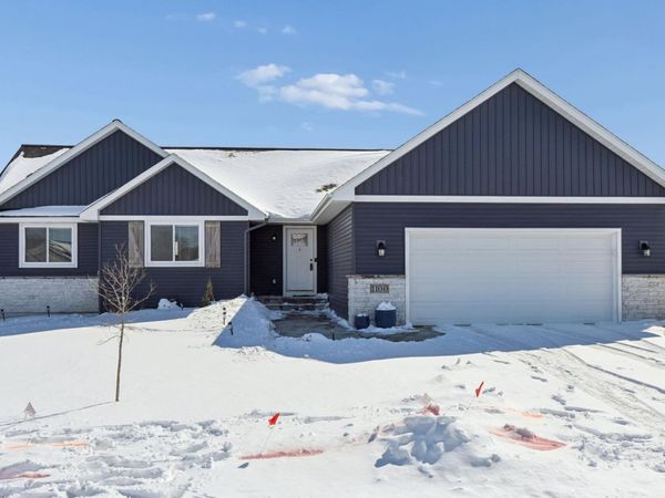 1100 Susan Lane, Roberts, WI 54023