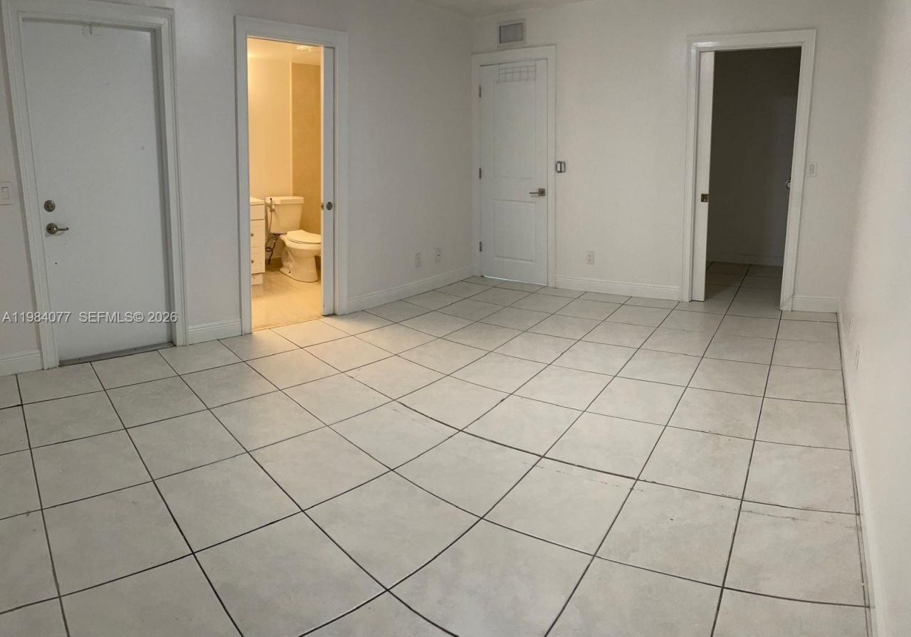 17000 NW 67th Ave, Unit 437, Hialeah, FL 33015 Photo