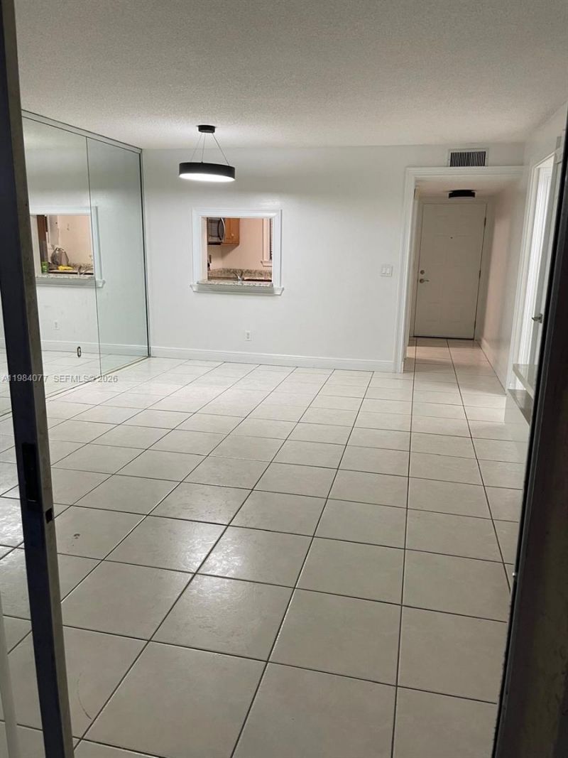 17000 NW 67th Ave, Unit 437, Hialeah, FL 33015 Photo