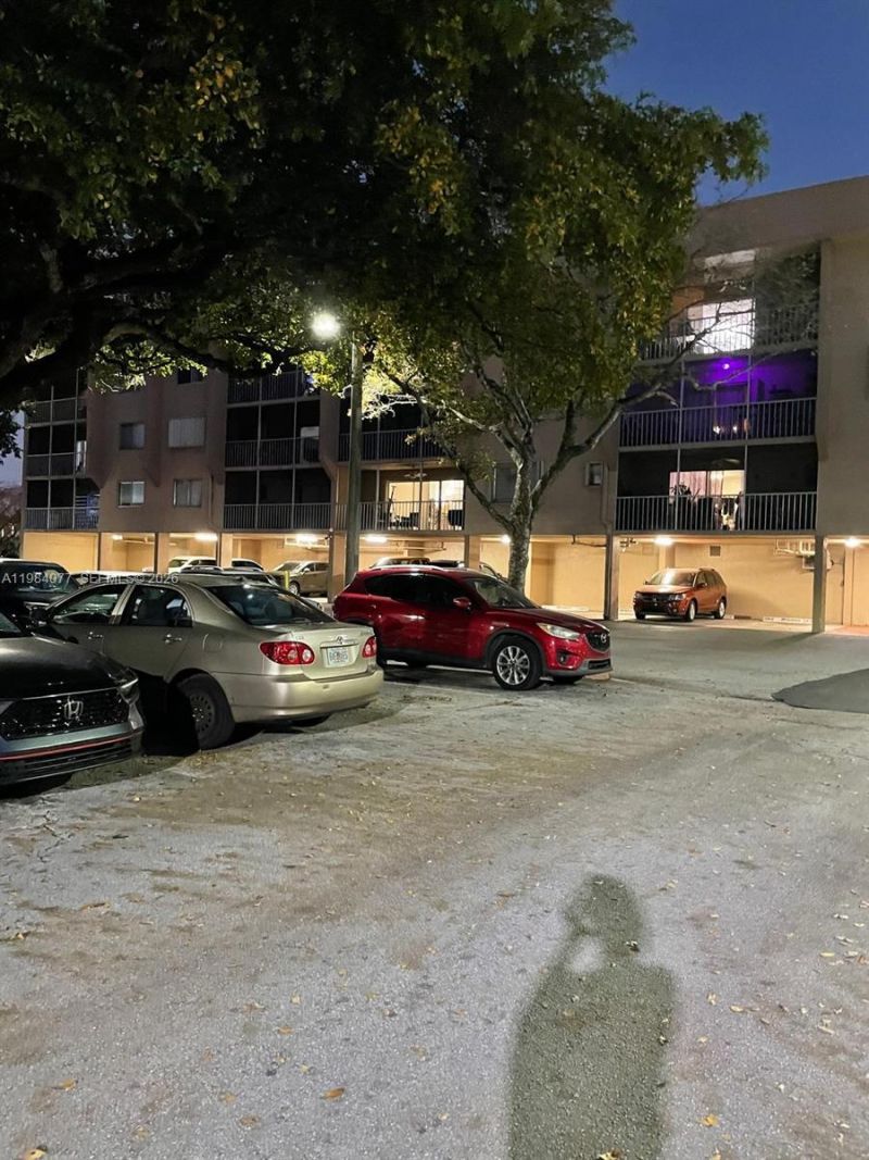 17000 NW 67th Ave, Unit 437, Hialeah, FL 33015 Photo