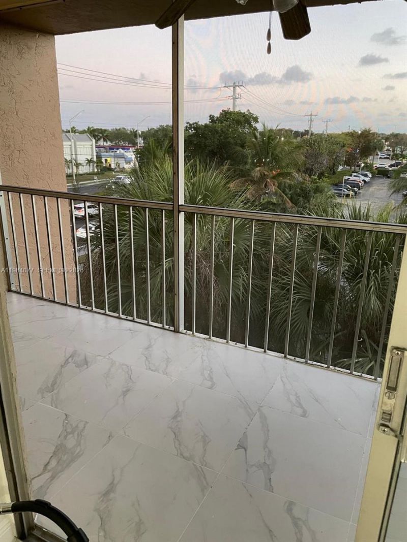 17000 NW 67th Ave, Unit 437, Hialeah, FL 33015 Photo