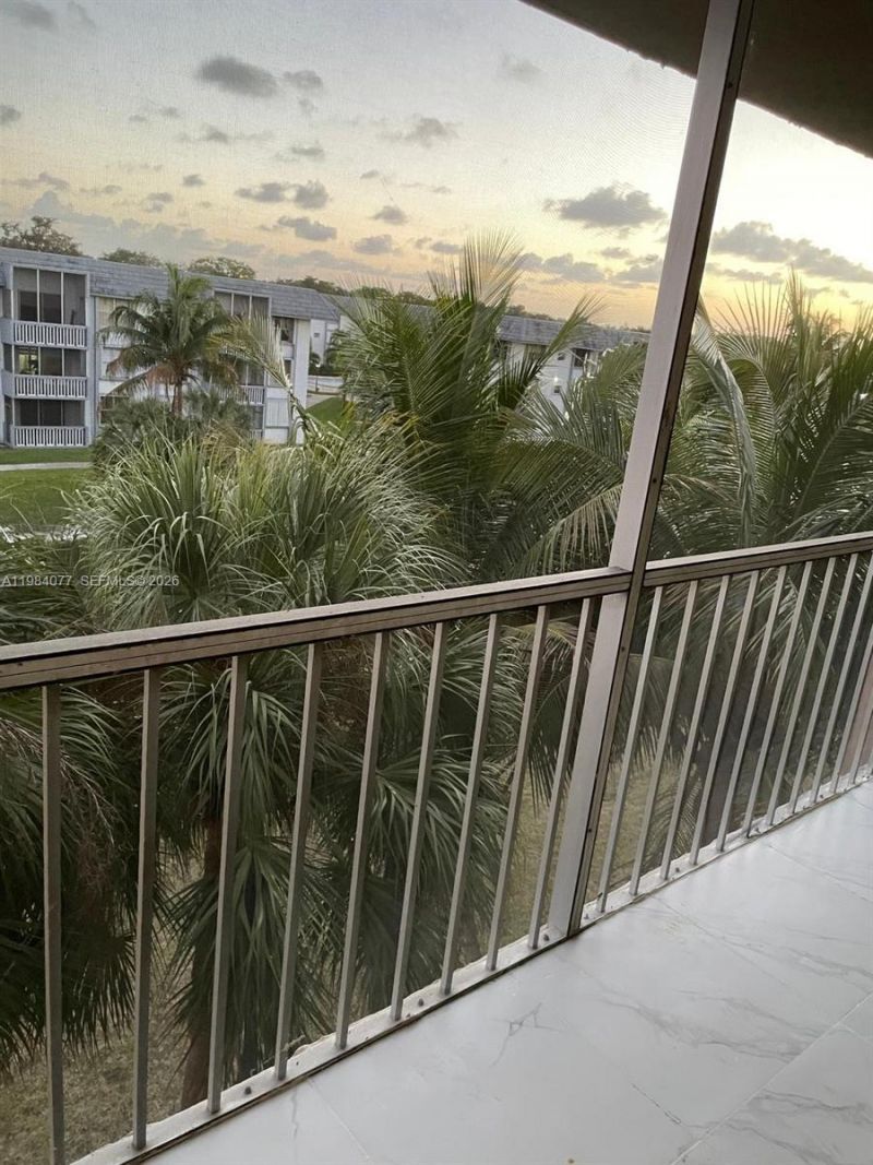17000 NW 67th Ave, Unit 437, Hialeah, FL 33015 Photo
