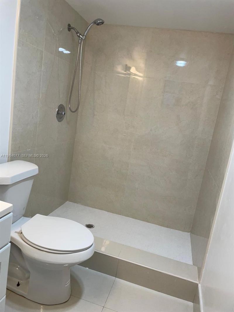 17000 NW 67th Ave, Unit 437, Hialeah, FL 33015 Photo