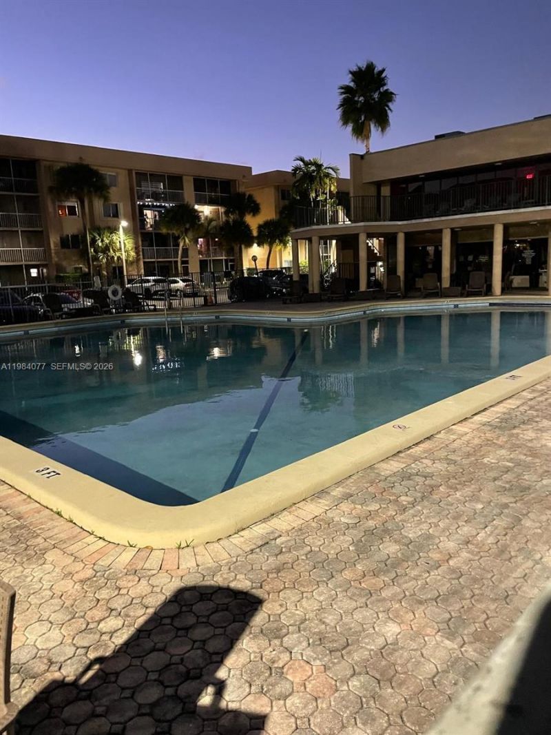 17000 NW 67th Ave, Unit 437, Hialeah, FL 33015 Photo