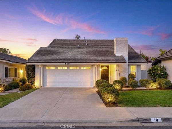 10 Poinsettia, Irvine, CA 92604