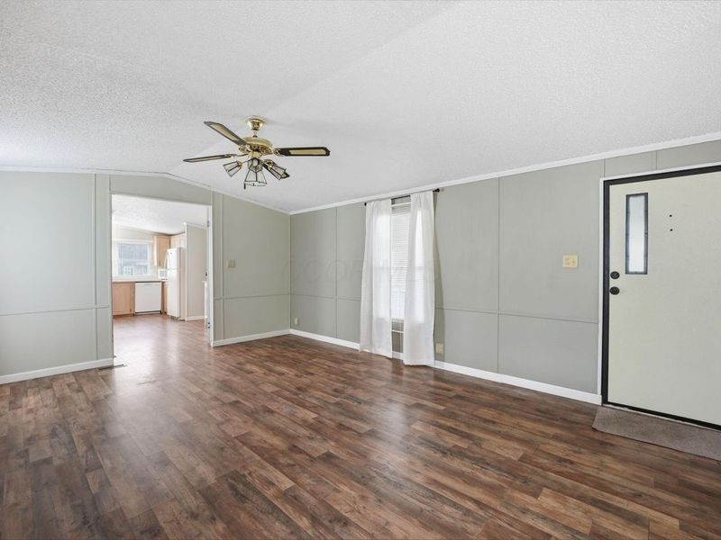 164 Lawrence Lane, Reynoldsburg, OH 43068 Photo 4