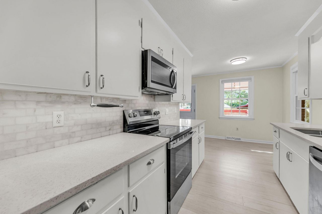 621 Fort Johnson Road Photo 10