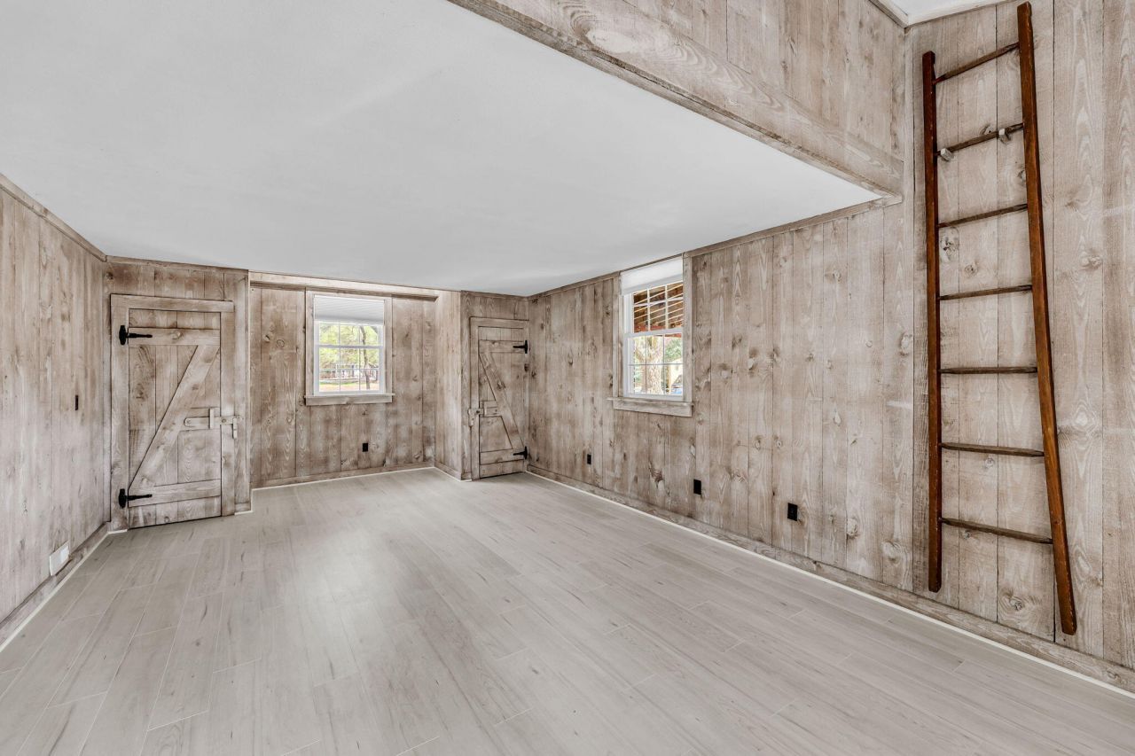 621 Fort Johnson Road Photo 12