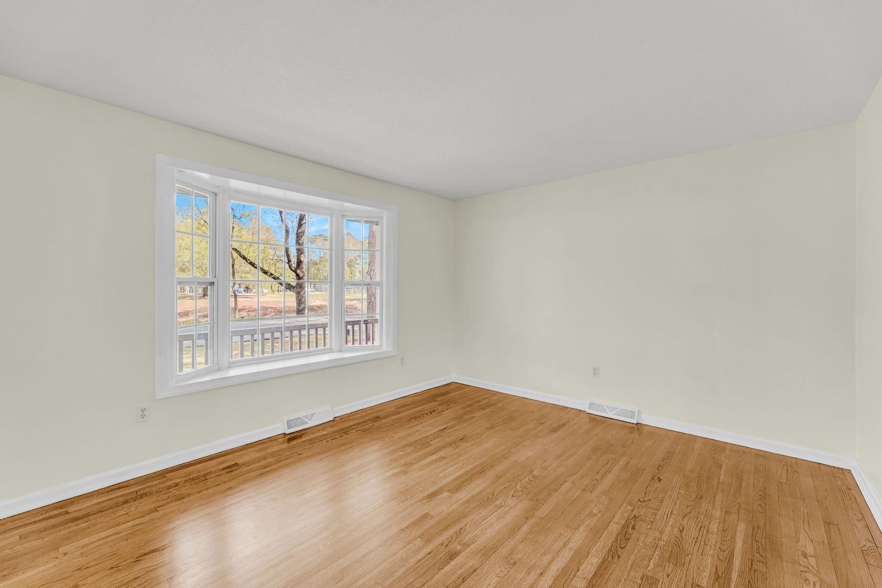 621 Fort Johnson Road Photo 4