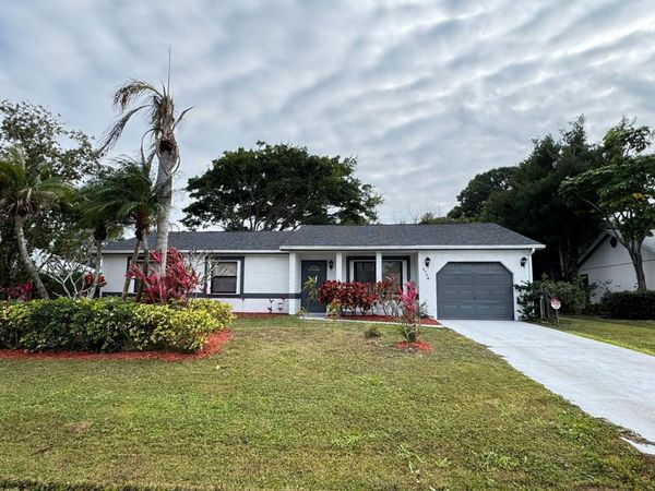2774 SE Brevard Avenue, Port St. Lucie, FL 34952