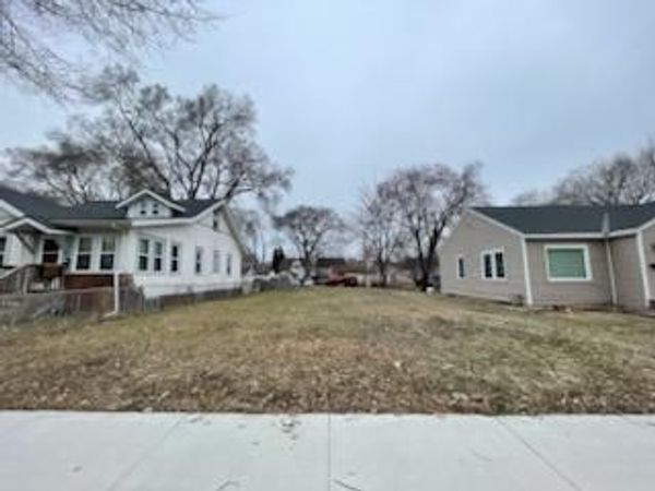 1815 Queen Avenue N, Minneapolis, MN 55411