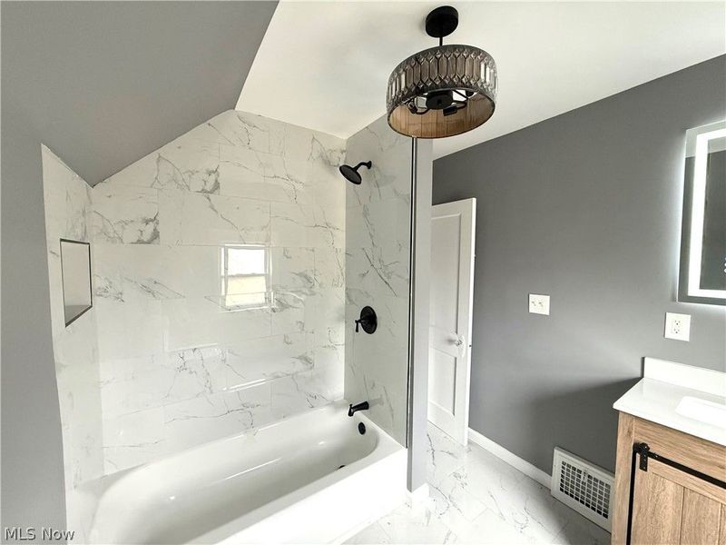 12005 Farringdon Avenue, Cleveland, OH 44105 Photo 11