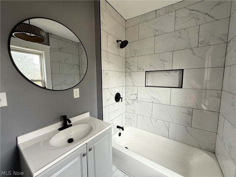 12005 Farringdon Avenue, Cleveland, OH 44105 Photo 6