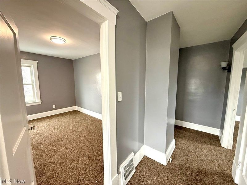 12005 Farringdon Avenue, Cleveland, OH 44105 Photo 9