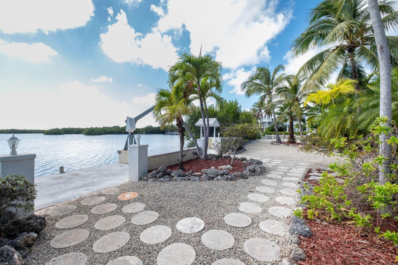 149 Lake Road, Tavernier, FL 33070 Photo