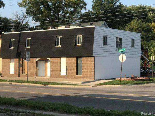 2802 Fenton Road , Flint, MI 48507