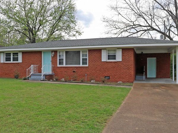 213 Normandy Dr, Florence, AL