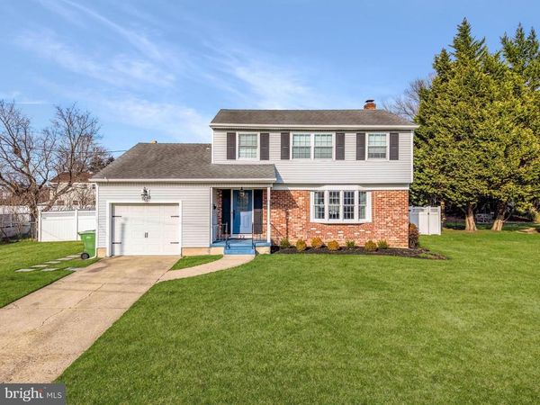 22 OLD COLONY LANE, MARLTON, NJ 08053