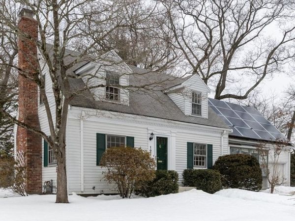 107 Day St, Newton, MA 02466