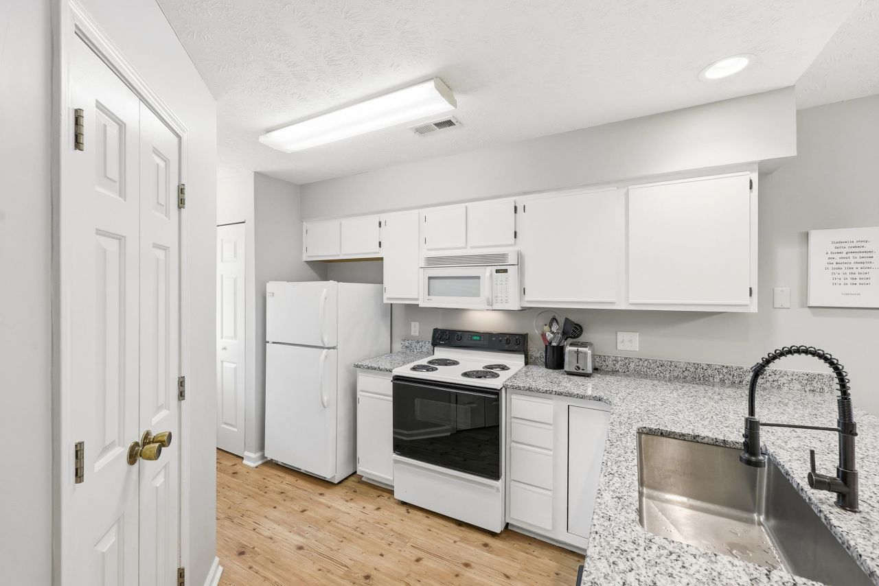 23 Pinehurst Ln. Photo 10