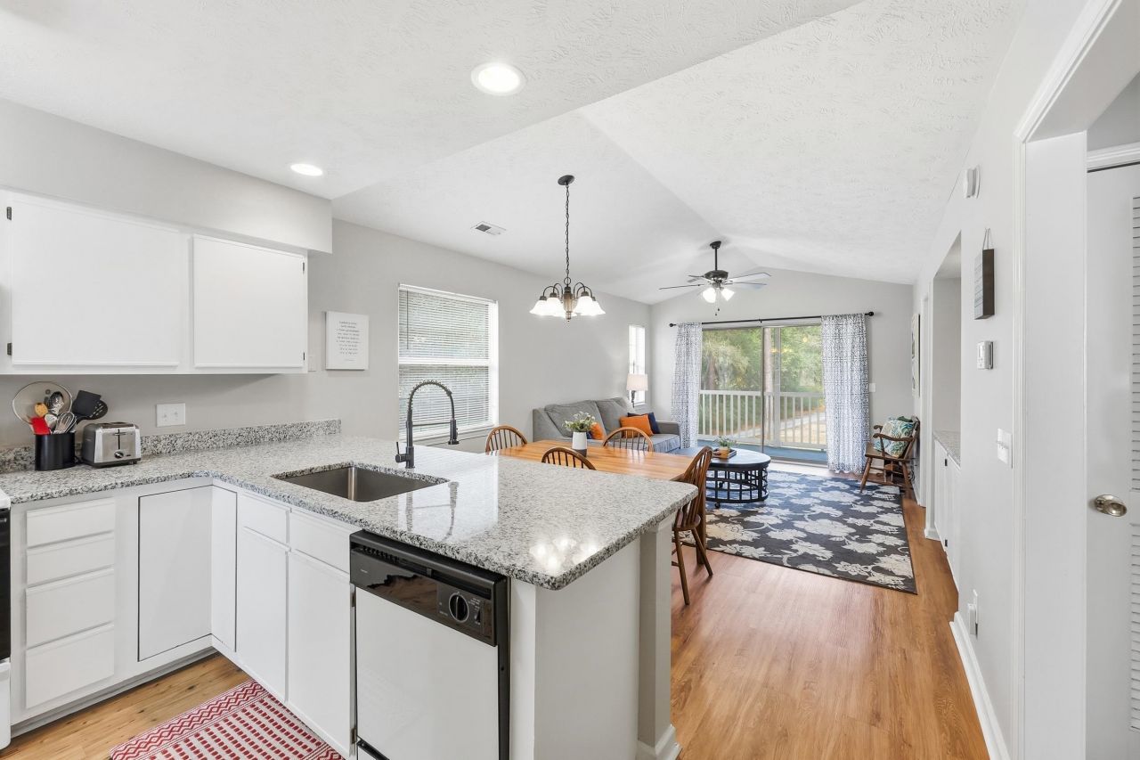 23 Pinehurst Ln. Photo 9