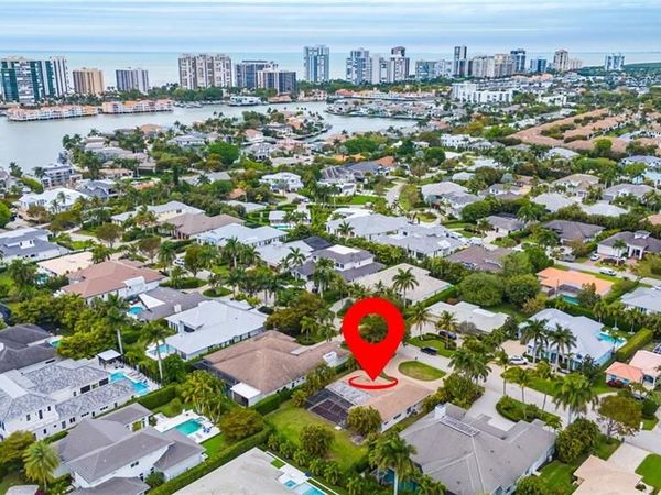 628 Binnacle DR, NAPLES, FL 34103