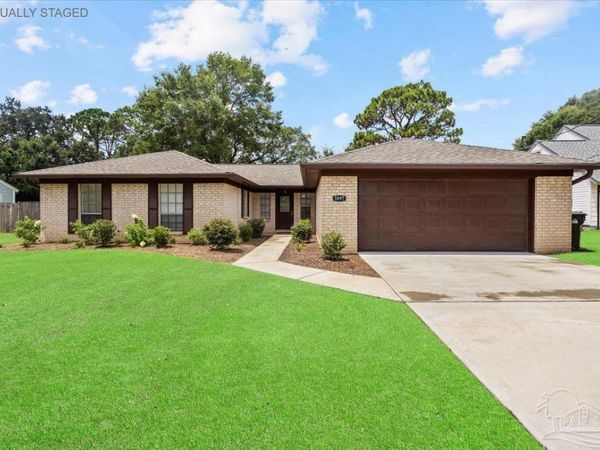 5897 Somerset Dr, Pensacola, FL 32526