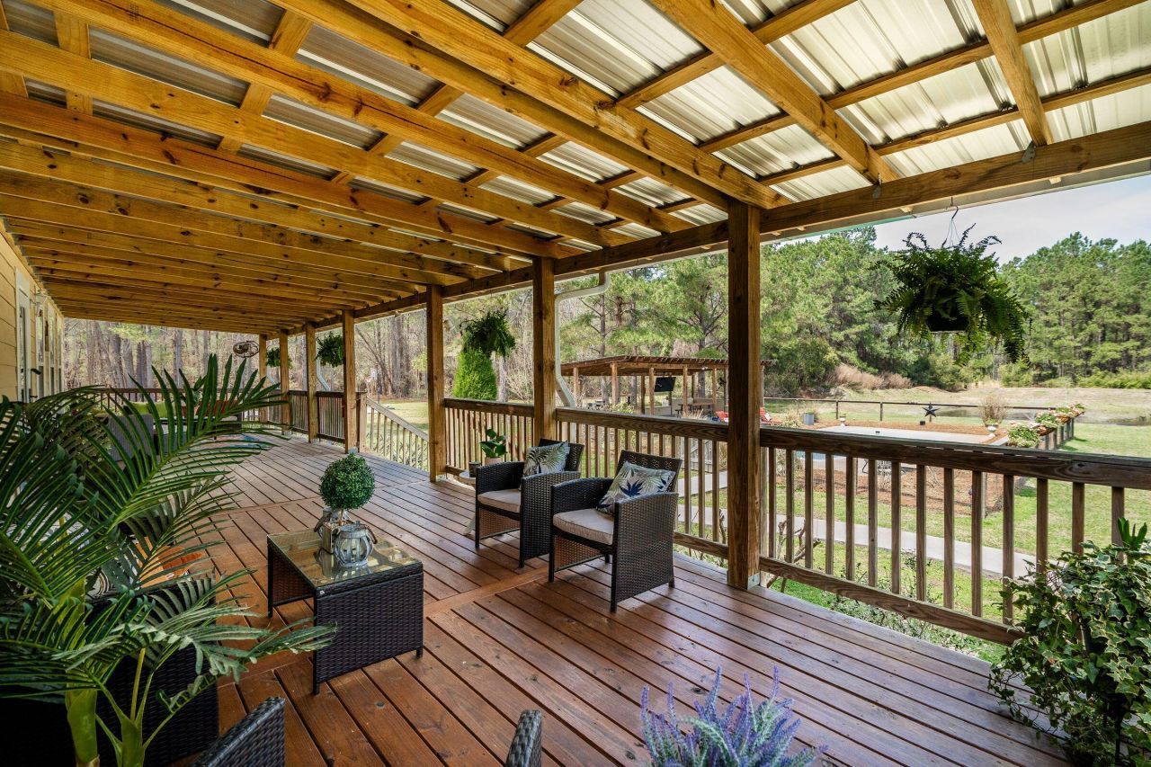 2490 Hunting Road Photo 10