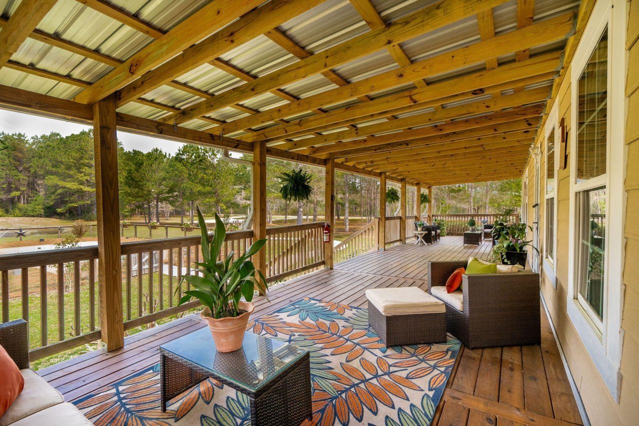 2490 Hunting Road Photo 11