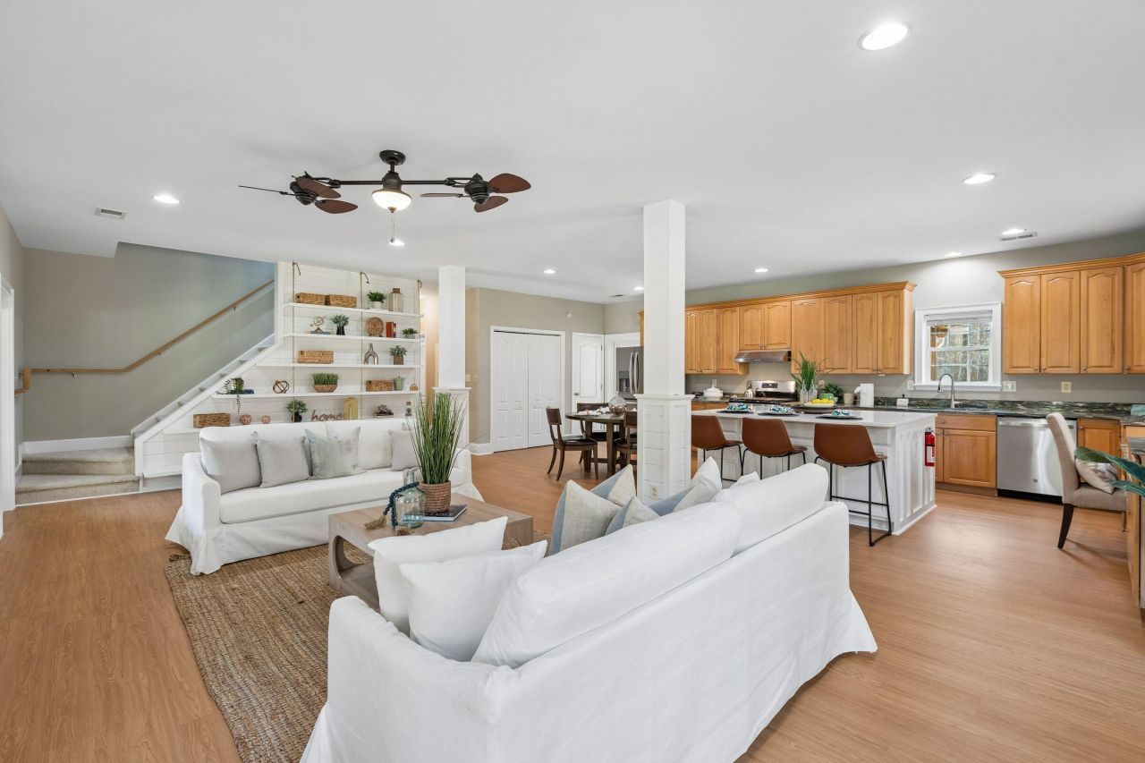 2490 Hunting Road Photo 14