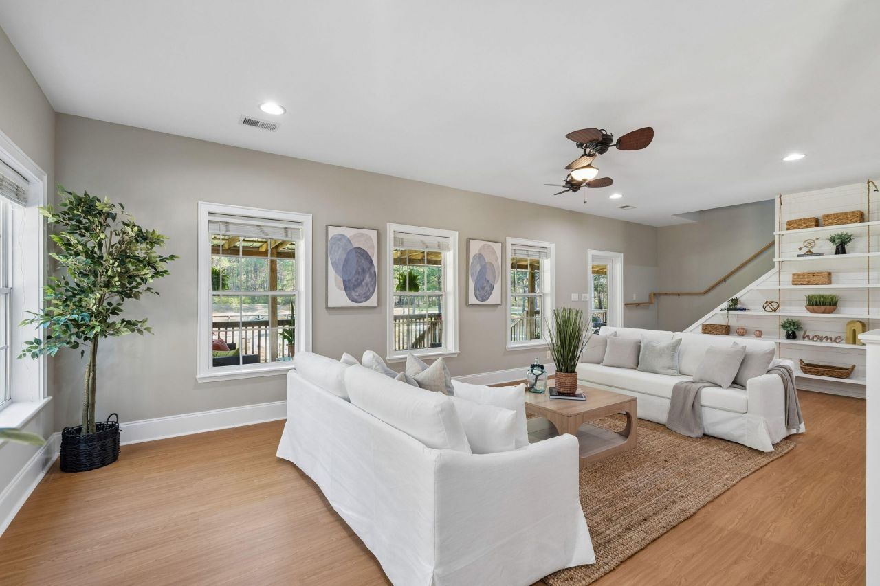 2490 Hunting Road Photo 16