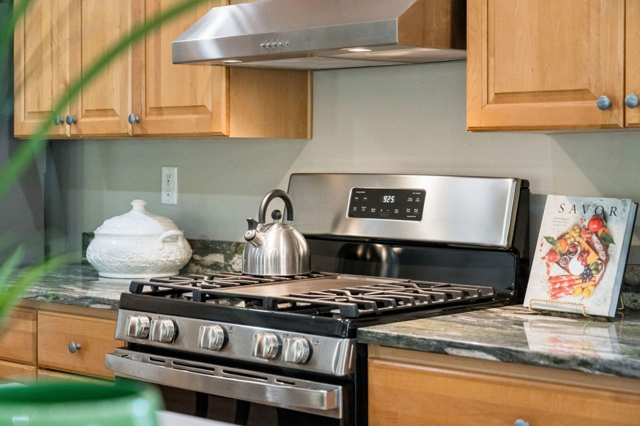 2490 Hunting Road Photo 19