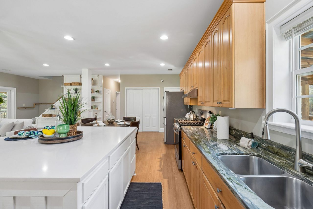 2490 Hunting Road Photo 24