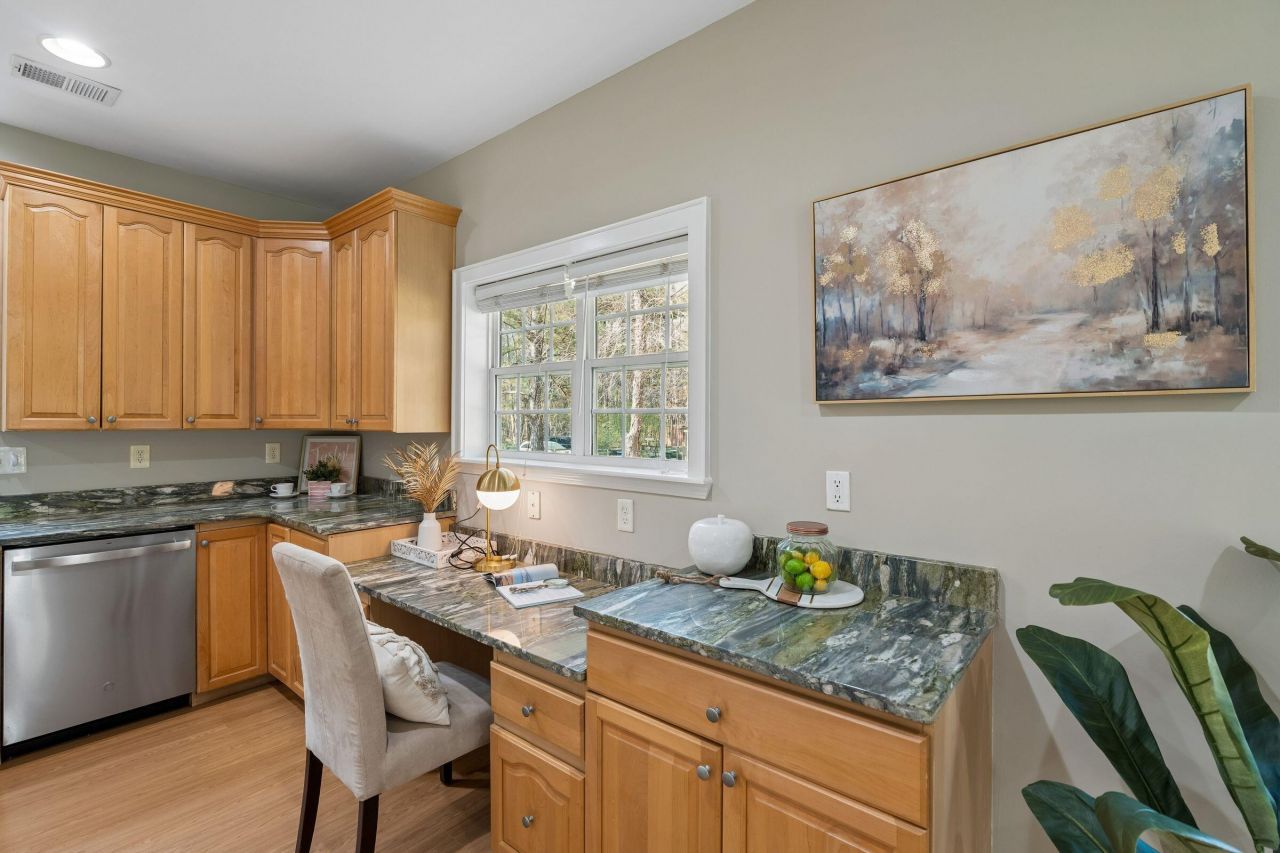 2490 Hunting Road Photo 28