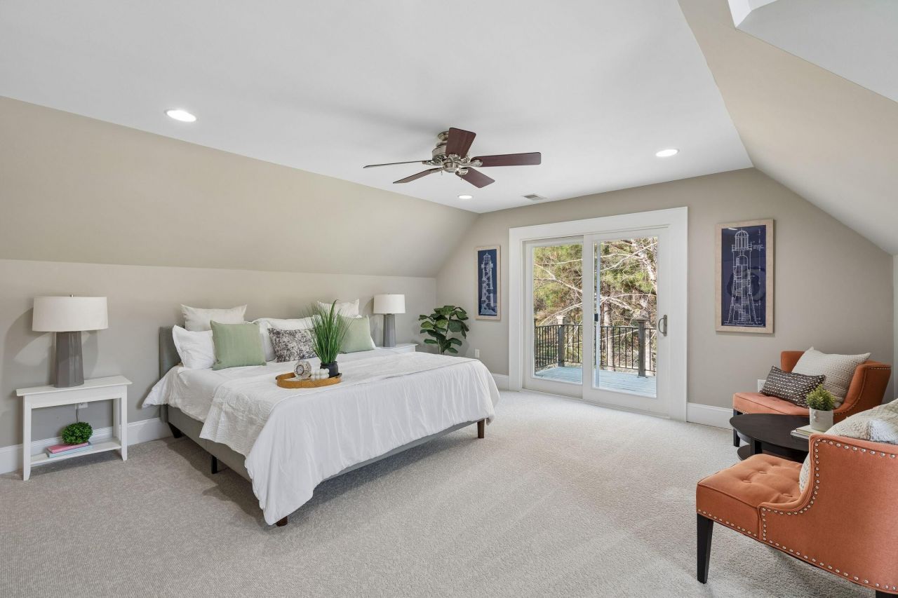 2490 Hunting Road Photo 33