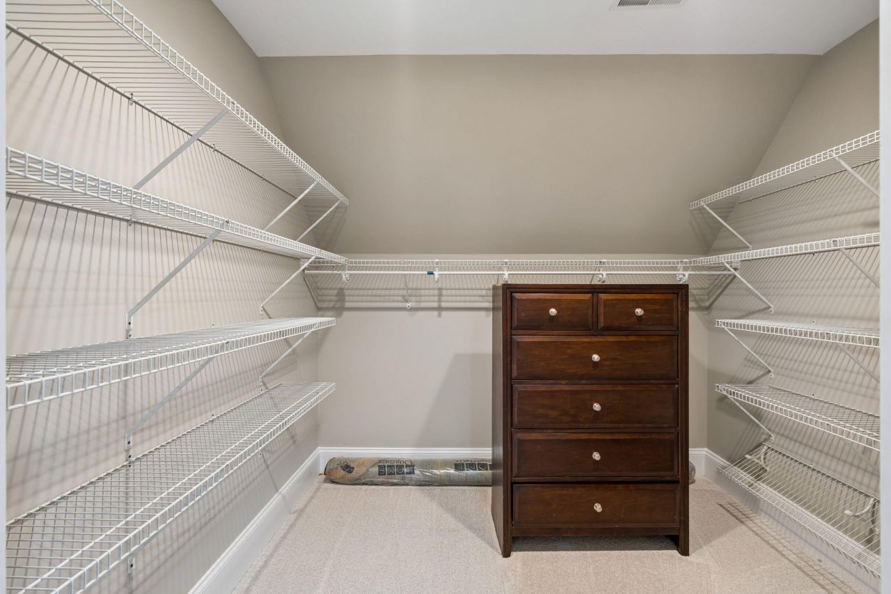 2490 Hunting Road Photo 35