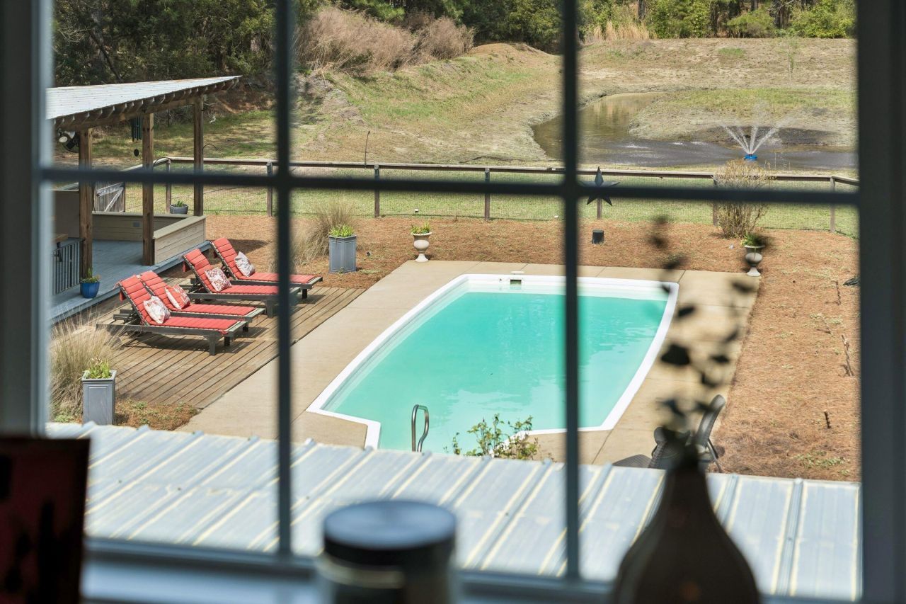 2490 Hunting Road Photo 39