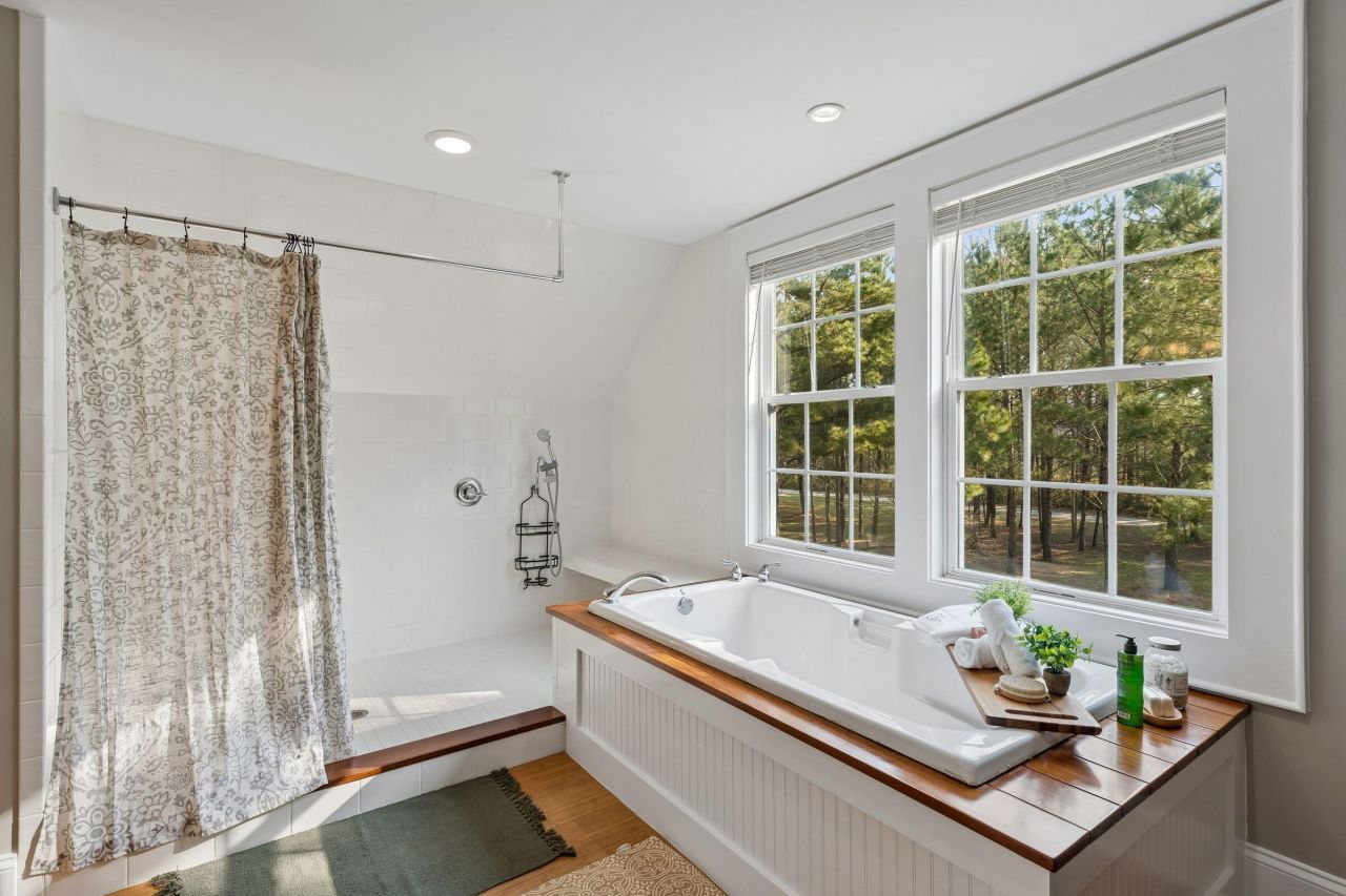 2490 Hunting Road Photo 41