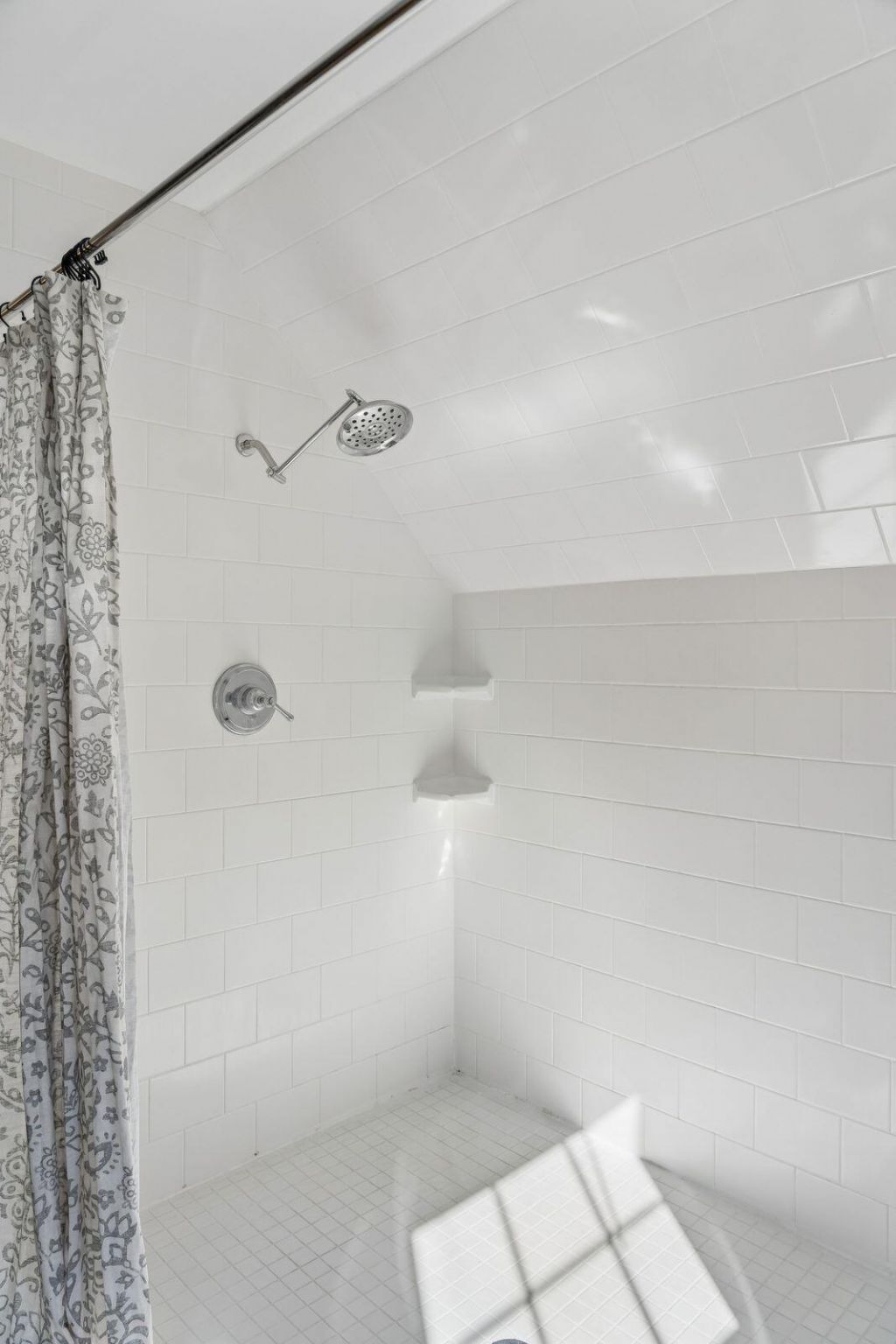 2490 Hunting Road Photo 44