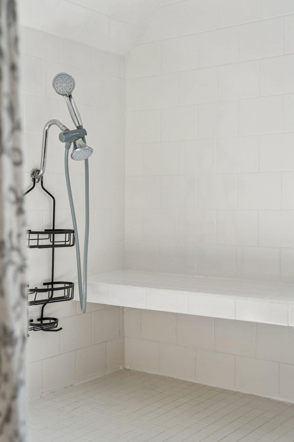 2490 Hunting Road Photo 45