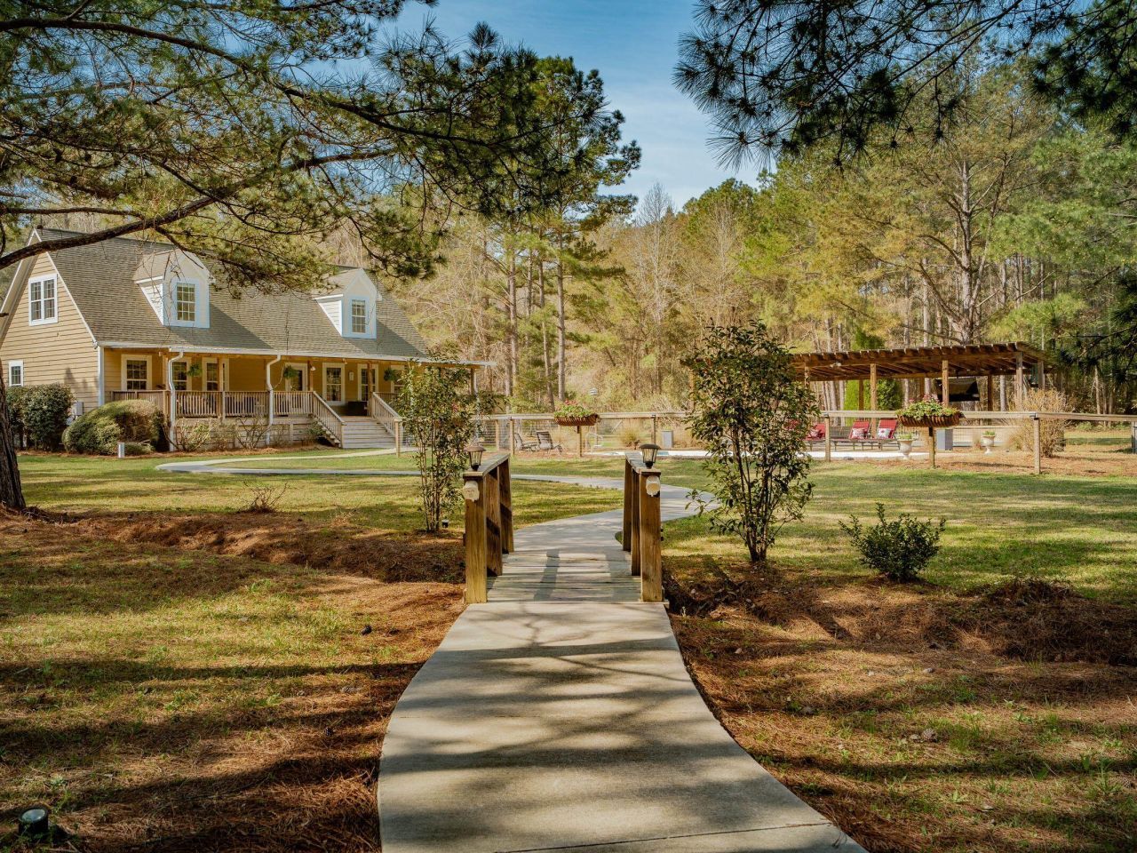 2490 Hunting Road Photo 6