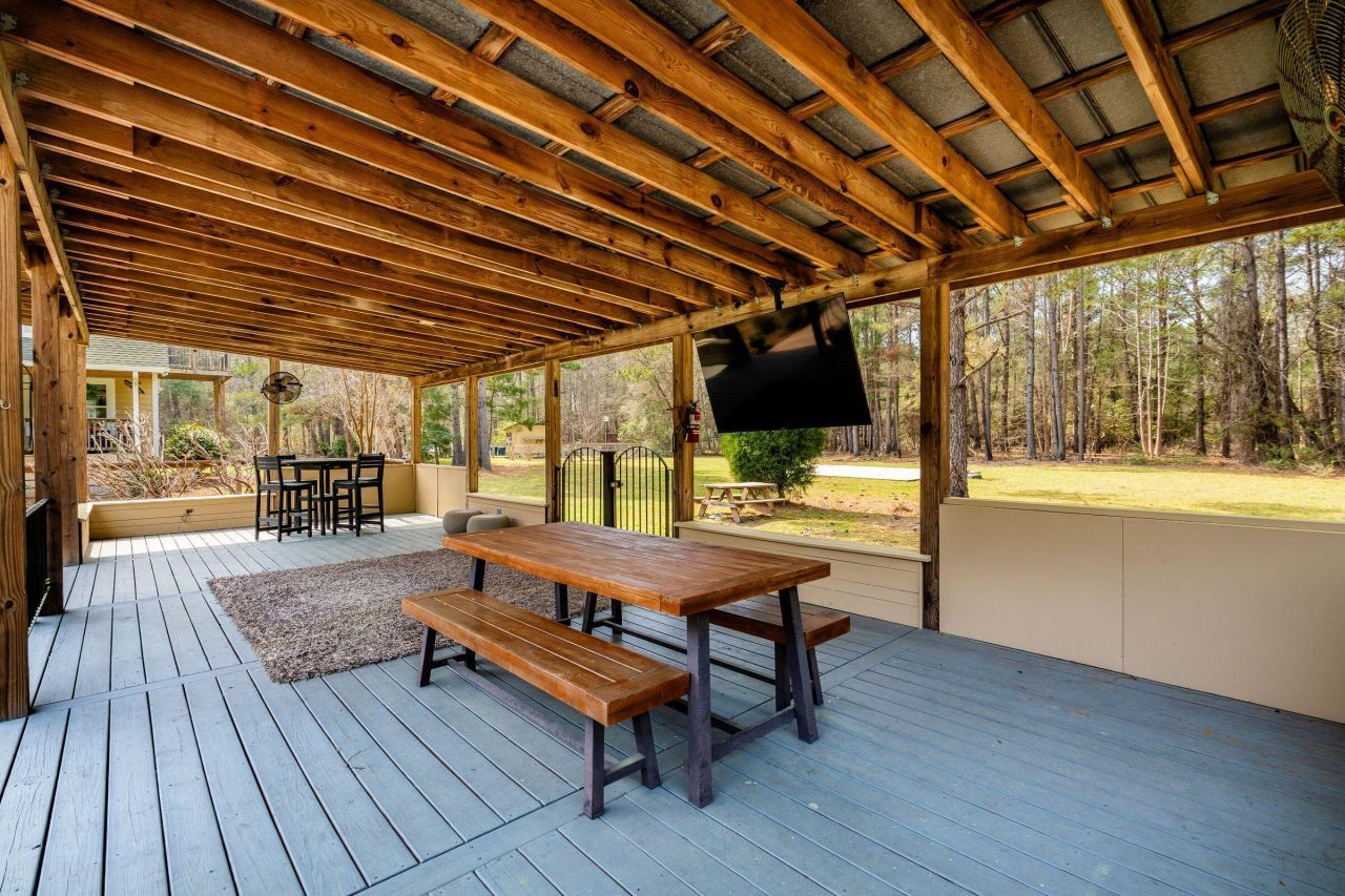 2490 Hunting Road Photo 64